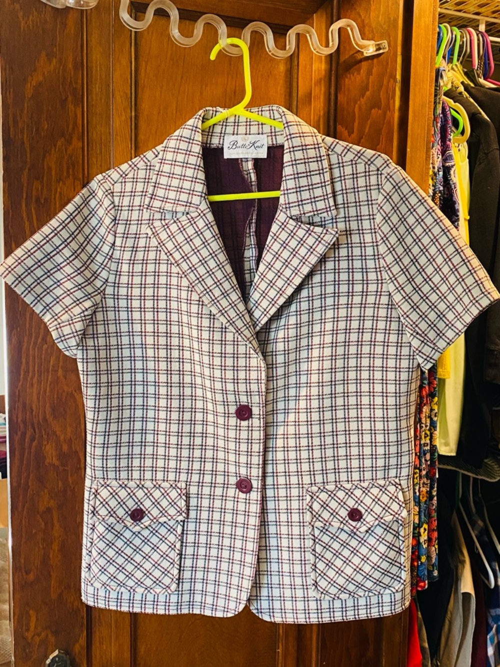 1970s Vintage Short-Sleeve Plaid Blazer - Cream & Burgundy